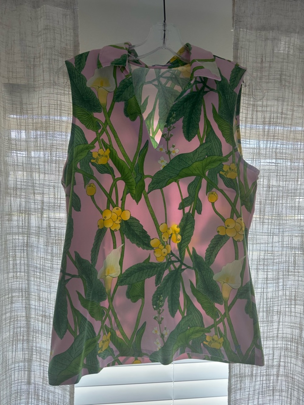 J. McLaughlin Pink Botanical Print Sleeveless Shell Golf Shirt or Blouse